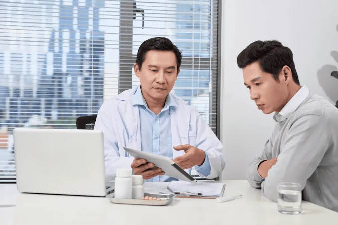 Nam giới tình trạng khó đạt hoặc duy trì cương xảy ra thường xuyên nên đi tham khám 